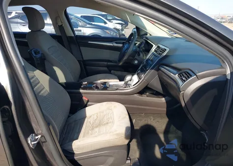 2016 Ford Fusion S z USA, uszkodzony, nr VIN 3FA6P0G73GR258117